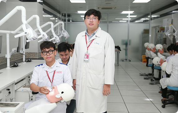 pexels-duy-tan-d-i-h-c-842966226-30902097 cosmetic dentistry dubai